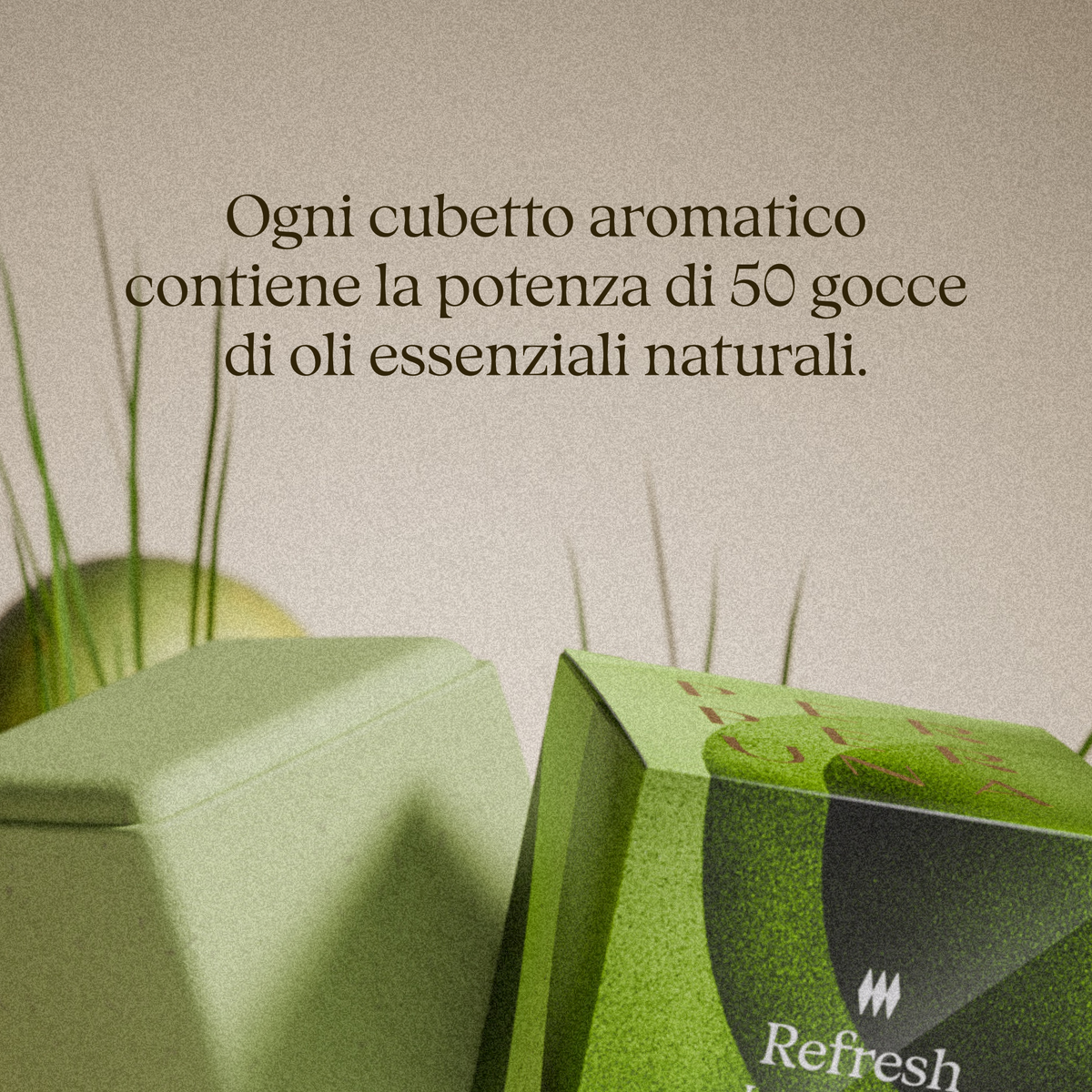 Primo piano della bomba doccia aromaterapica Refresh con oli essenziali naturali